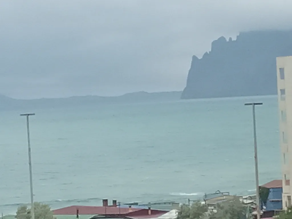 Уютная квартира с видом на море и потухший вулкан Кара-Даг