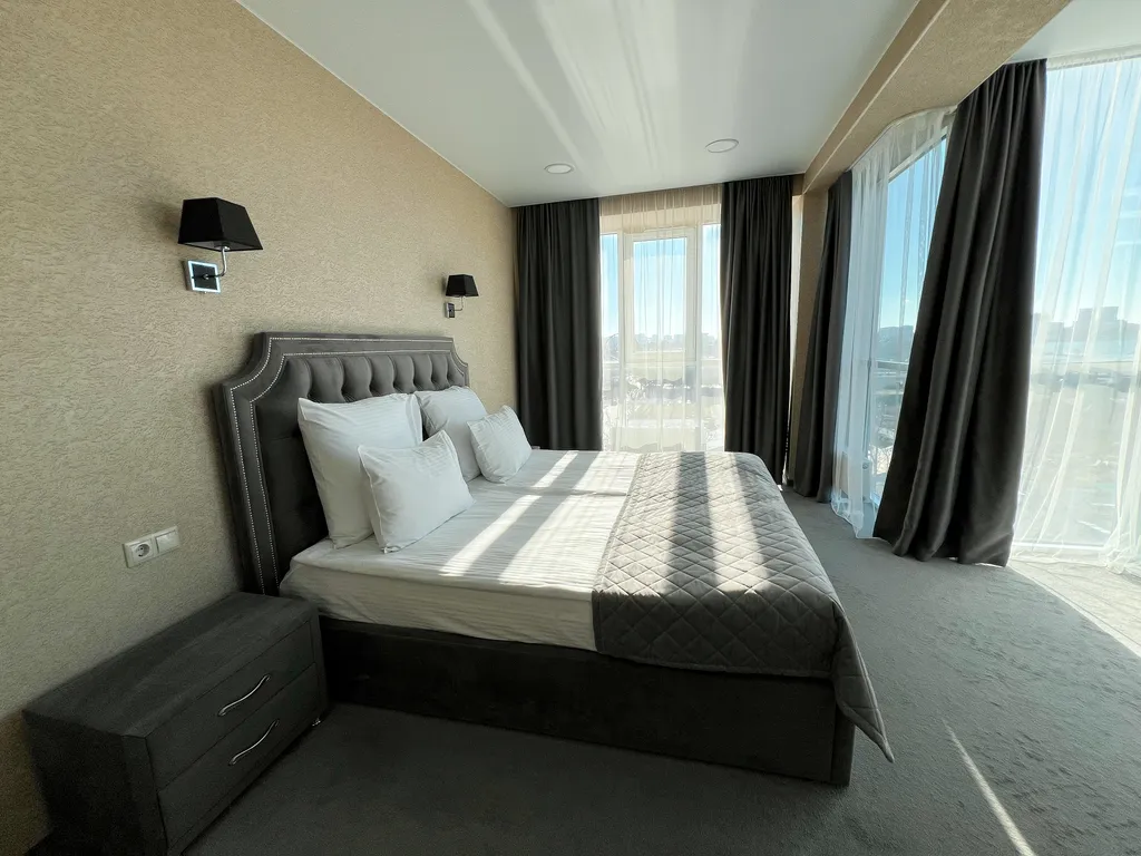 De Lux 3- комнатный с панорамным видом на море