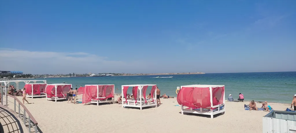 Студия у моря, Итальянская деревня