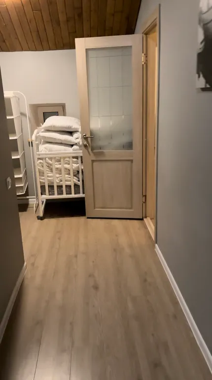 Вилла на берегу озера