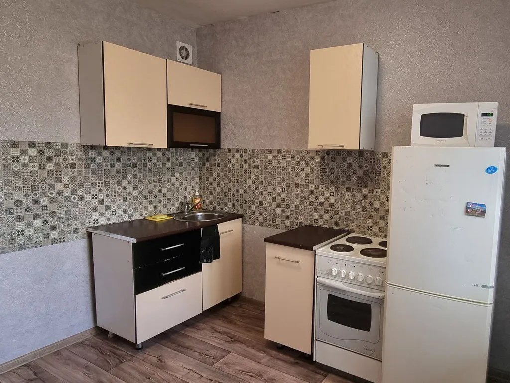 Квартира Светлая однокомнатная квартира для комфортного размещения — Красноярск