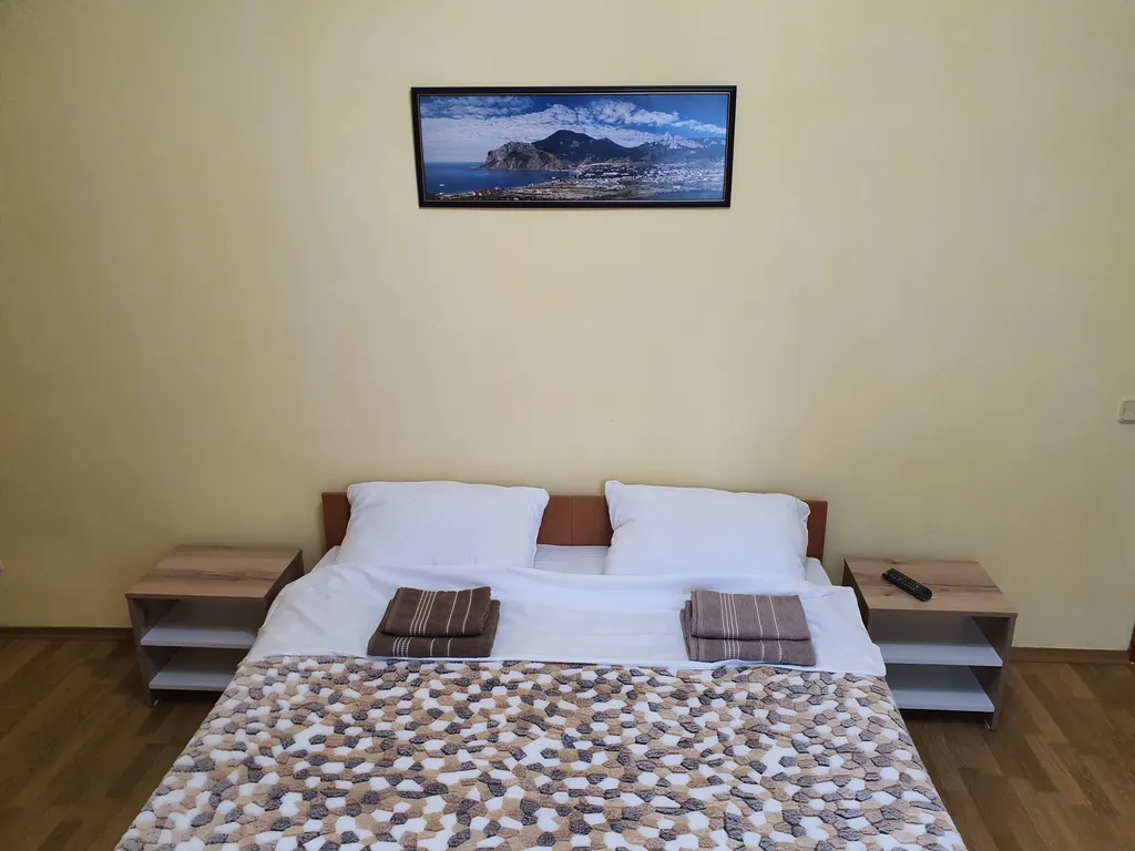 Квартира Квартира Уютный номер с отдельной кухней и санузлом — Феодосия