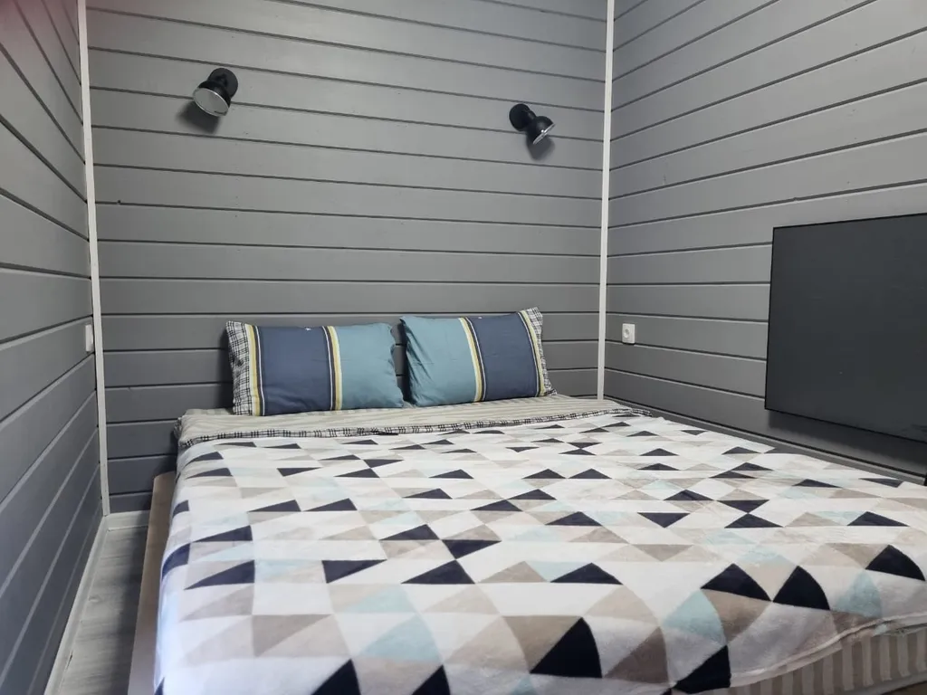 Уютный дом рядом с озером