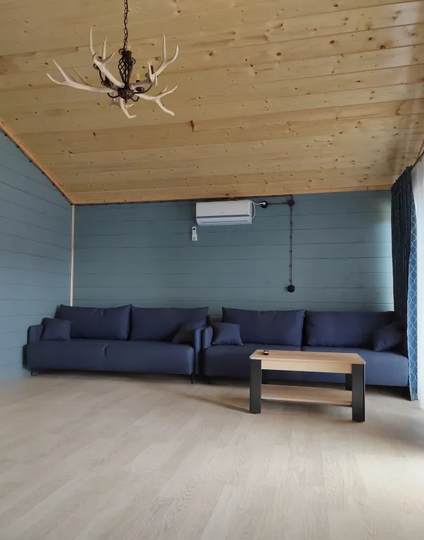 Уютный домик на берегу у моря