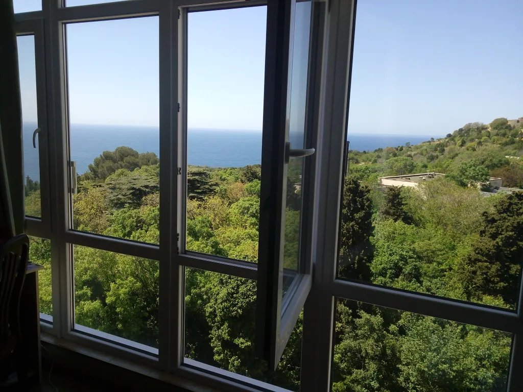 Апартаменты новые с видом на море, горы в новом доме над форосским парк