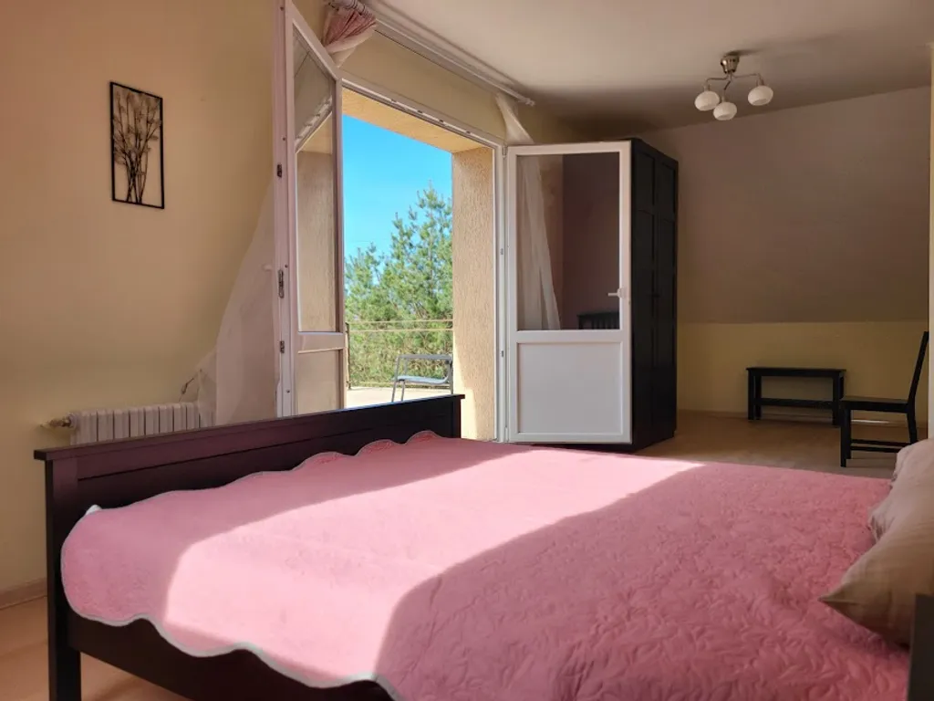 Двухэтажный коттедж на участке 8 соток