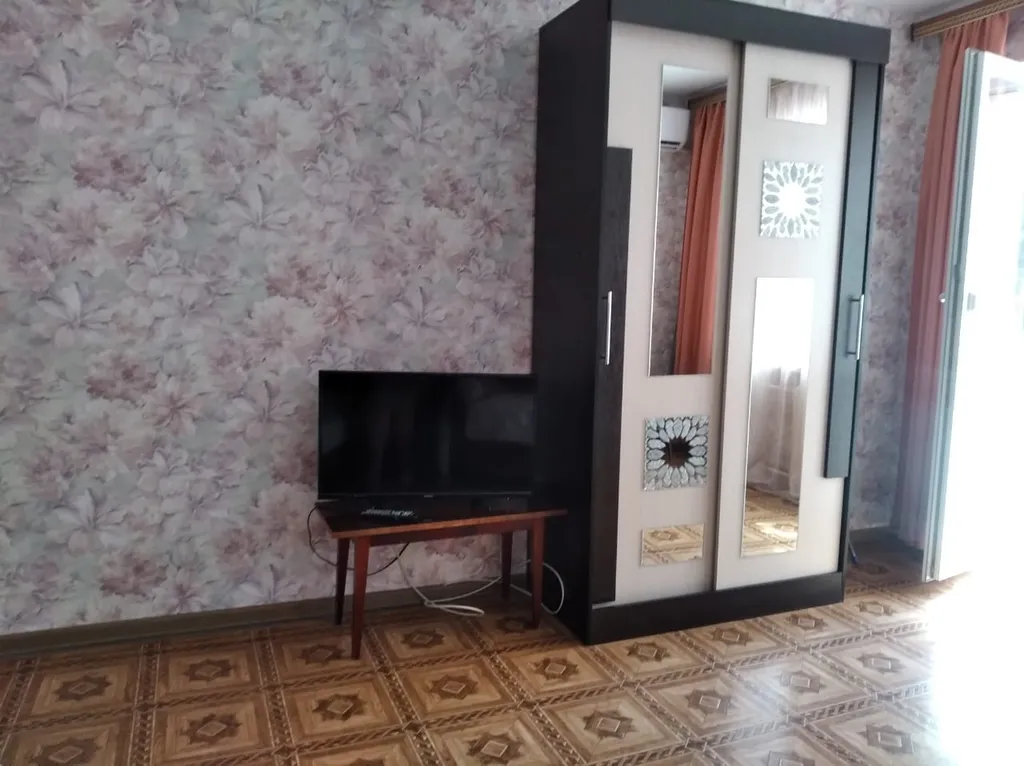 Однокомнатная квартира недалеко от моря — аренда посуточно в Алушта