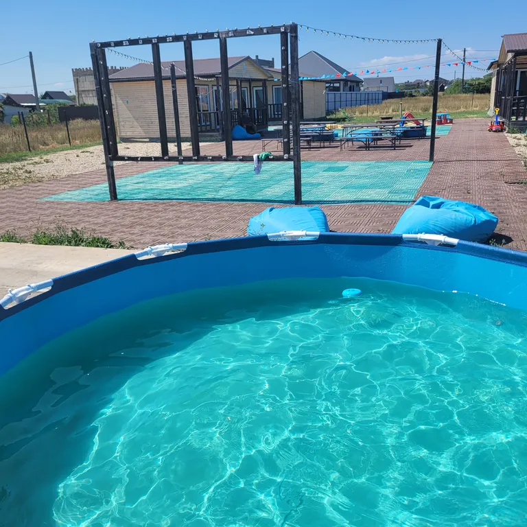 Уютный домик с кухней и верандой