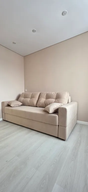 Новая, красивая, солнечная квартира с дизайнерским ремонтом.