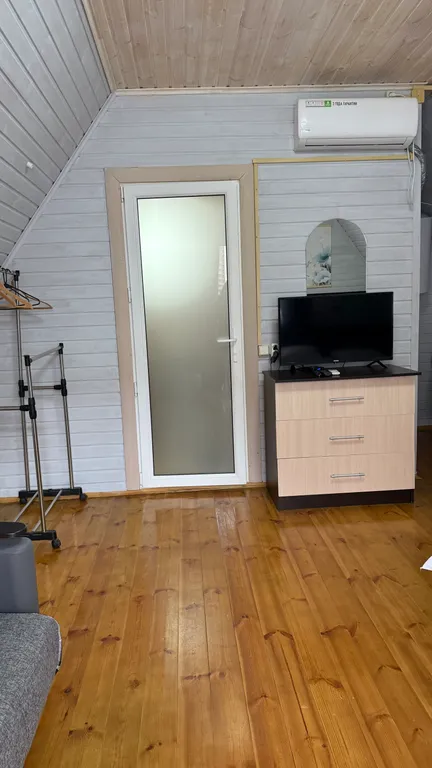 Двухэтажный коттедж на 8 спальных мест