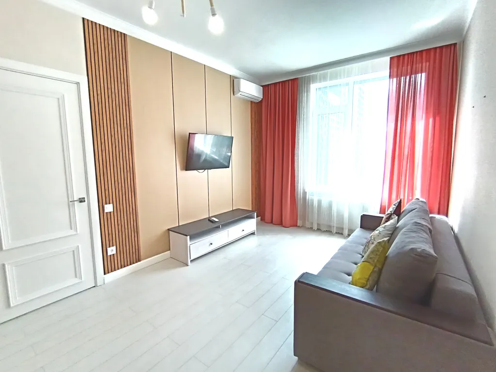 Солнечная квартира в самом центре столицы