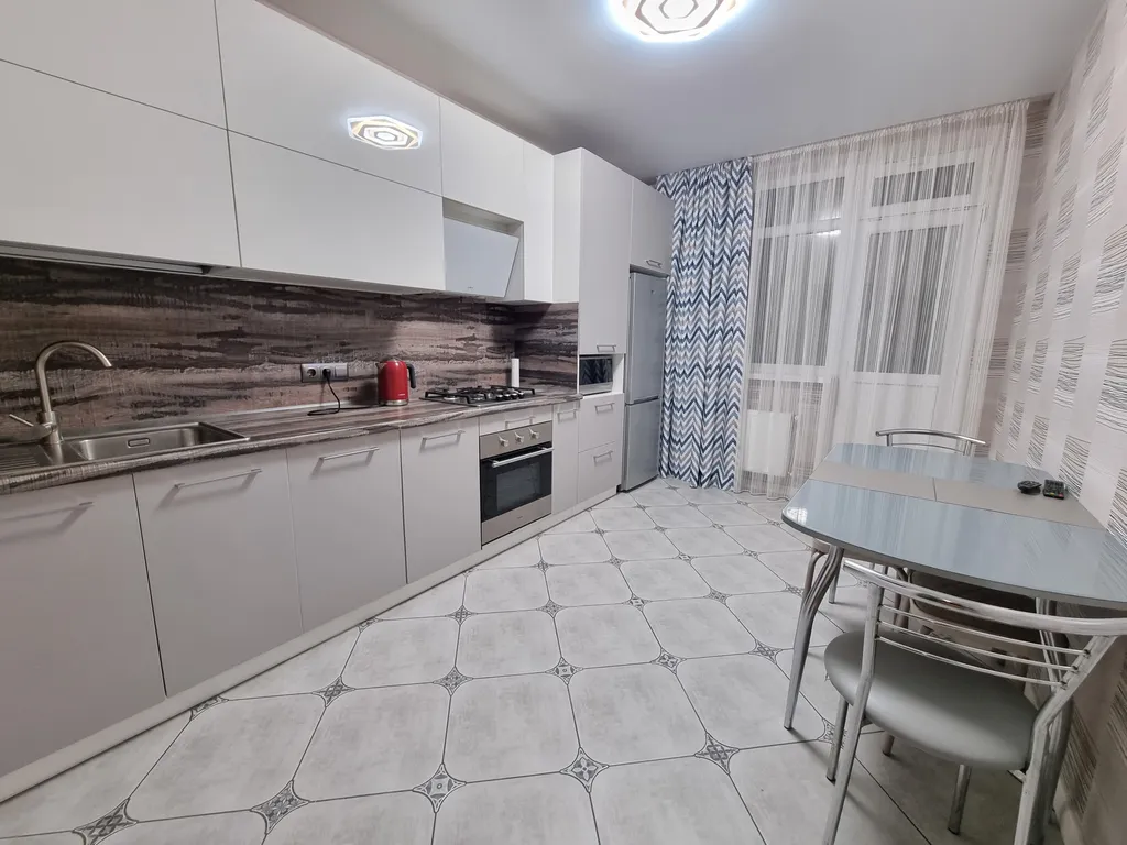 Квартира Стильная двухкомнатная квартира у пляжа — Севастополь