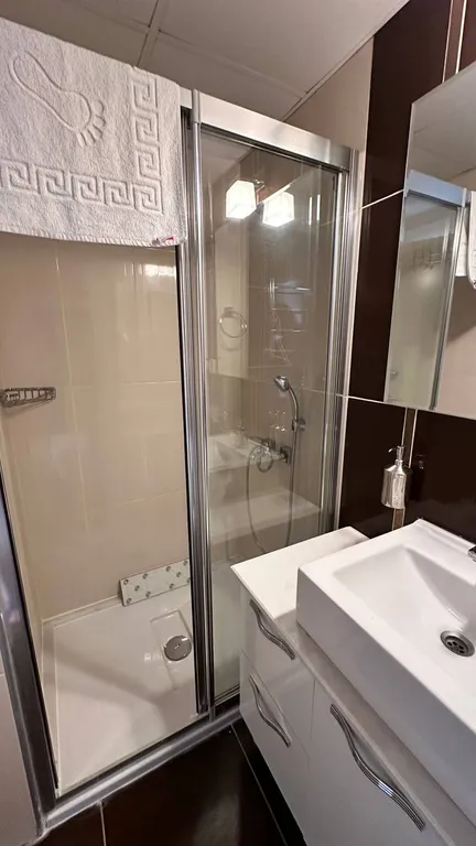 Квартира на Средиземном море с бассейном и горками