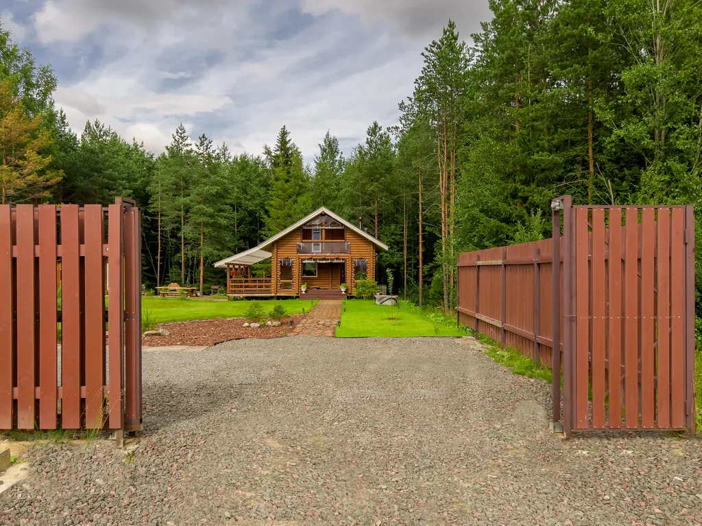 Коттедж Дом с баней и купелью — Агалатово