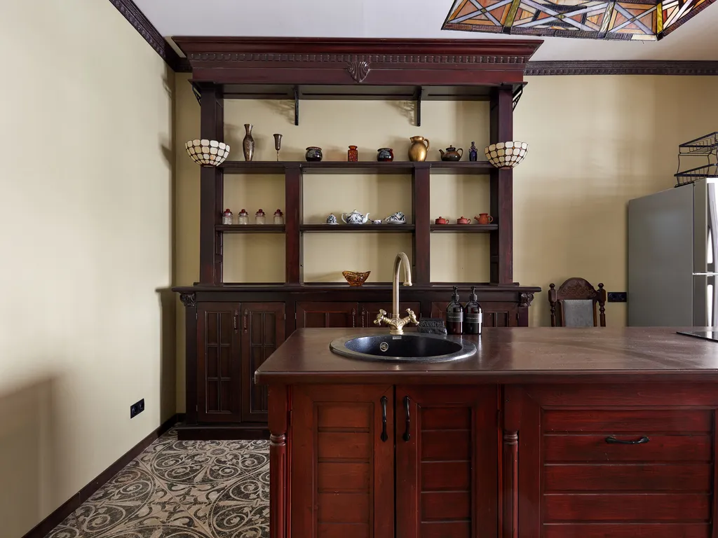 Готический замок Гранат Альдога