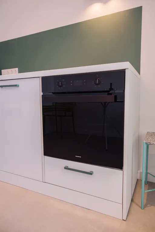 Апартамент с панорамной ванной рядом с морем