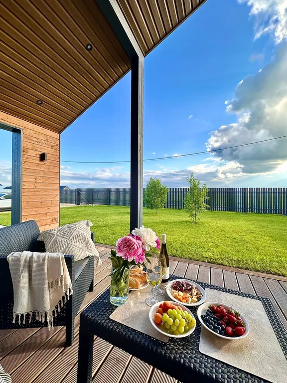 Коттедж Красивый дом с 2 спальнями — Ропша