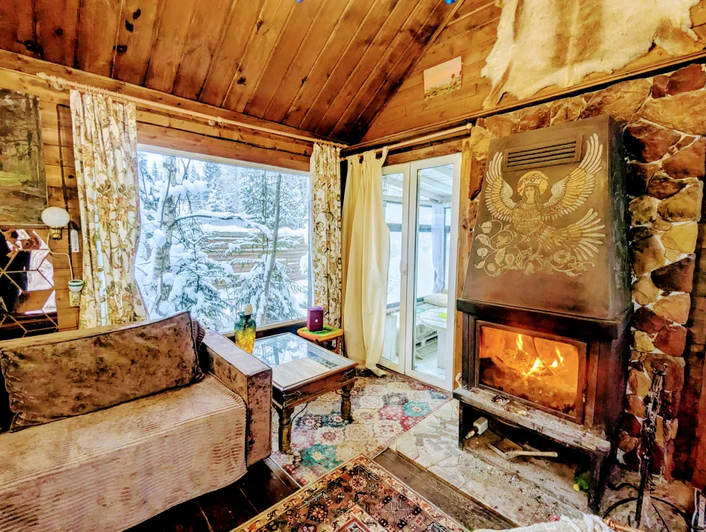 Коттедж Уютный домик с камином и бассейном — Глазово