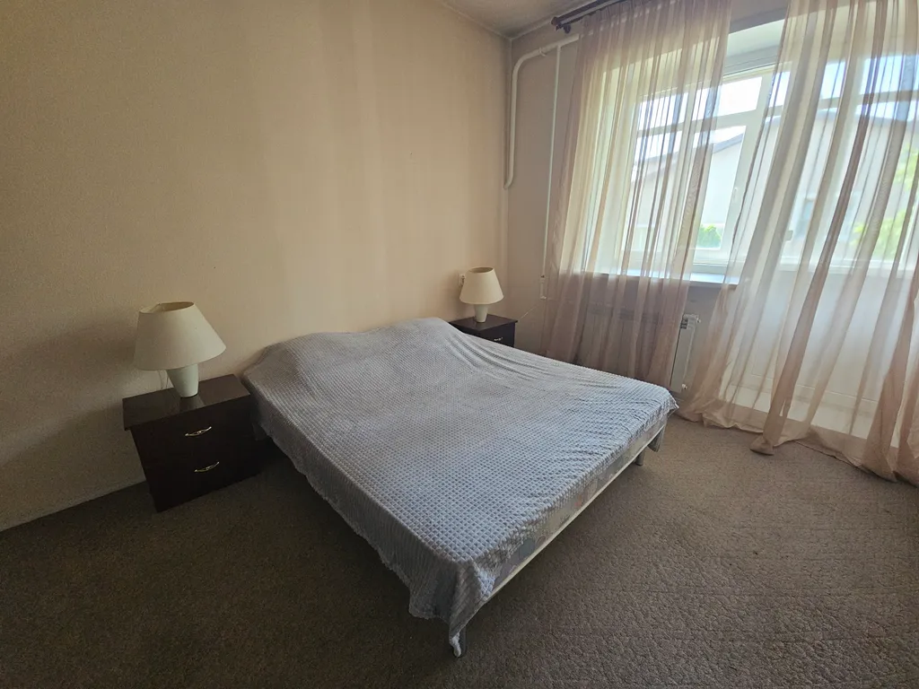 Большой дом в черте города