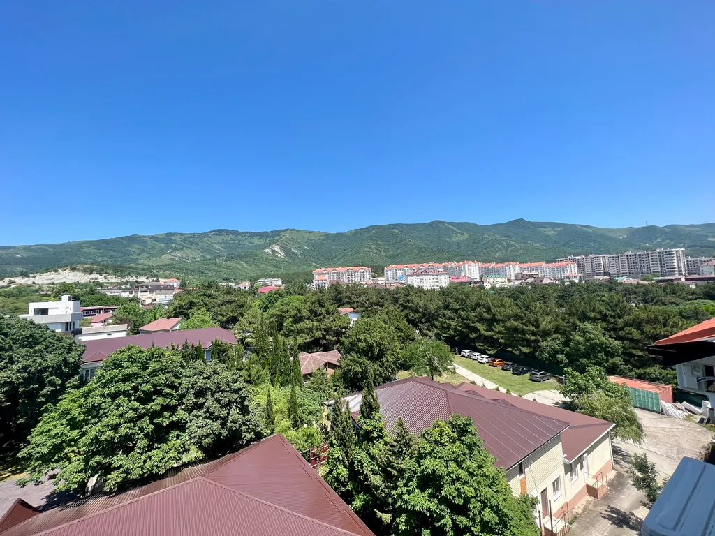 Двухуровневая евротрешка возле моря