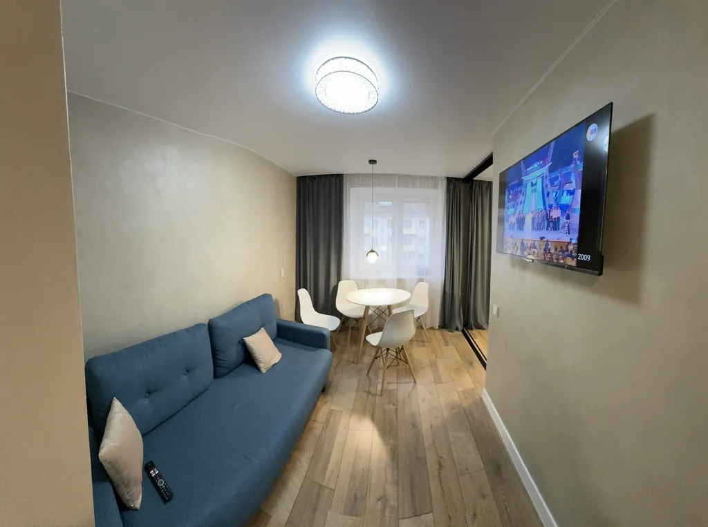 Новая трехкомнатная квартира в самом центре с видом на площадь Победы