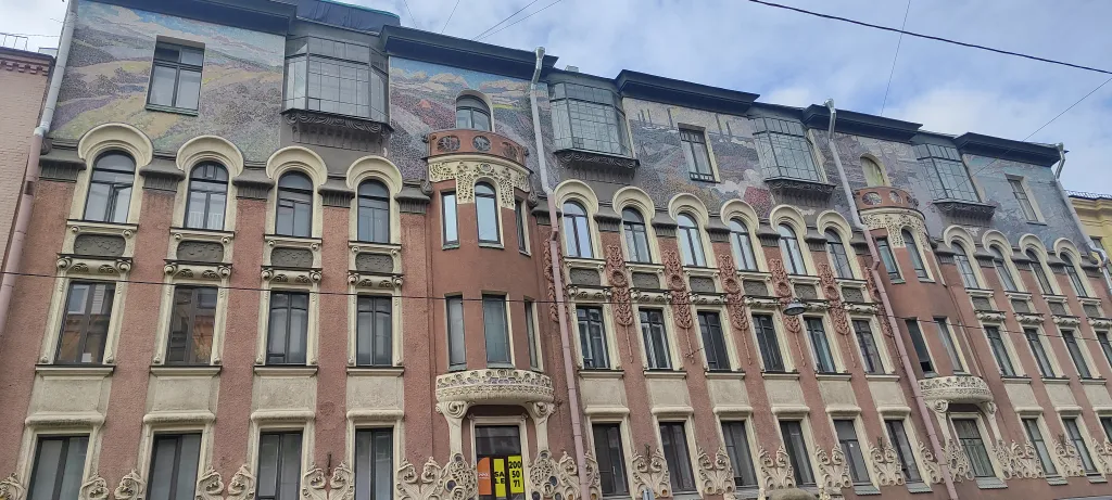 Атмосферная квартира в историческом центре рядом с метро