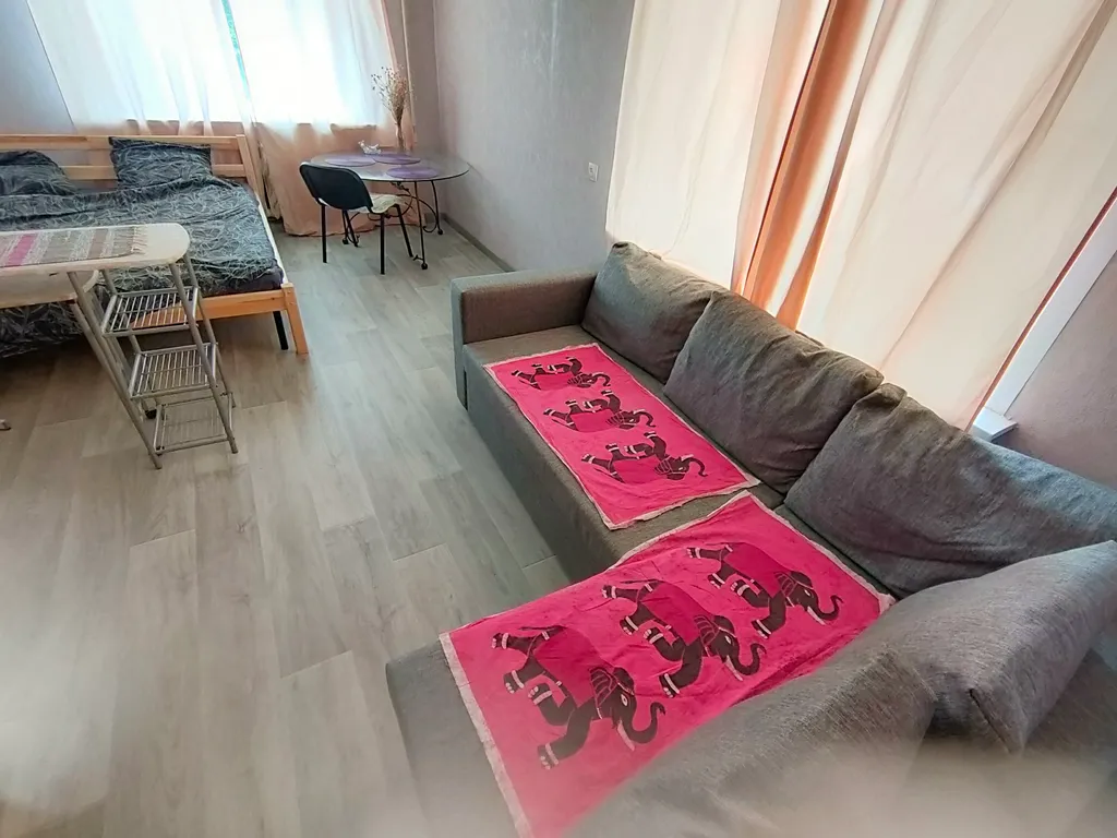 Большая 4-х комнатная уютная квартира в центре на набережной