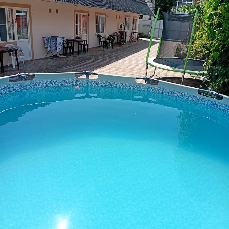 2 комнатный номер со своей кухней, кондиционером, телевизором, душем