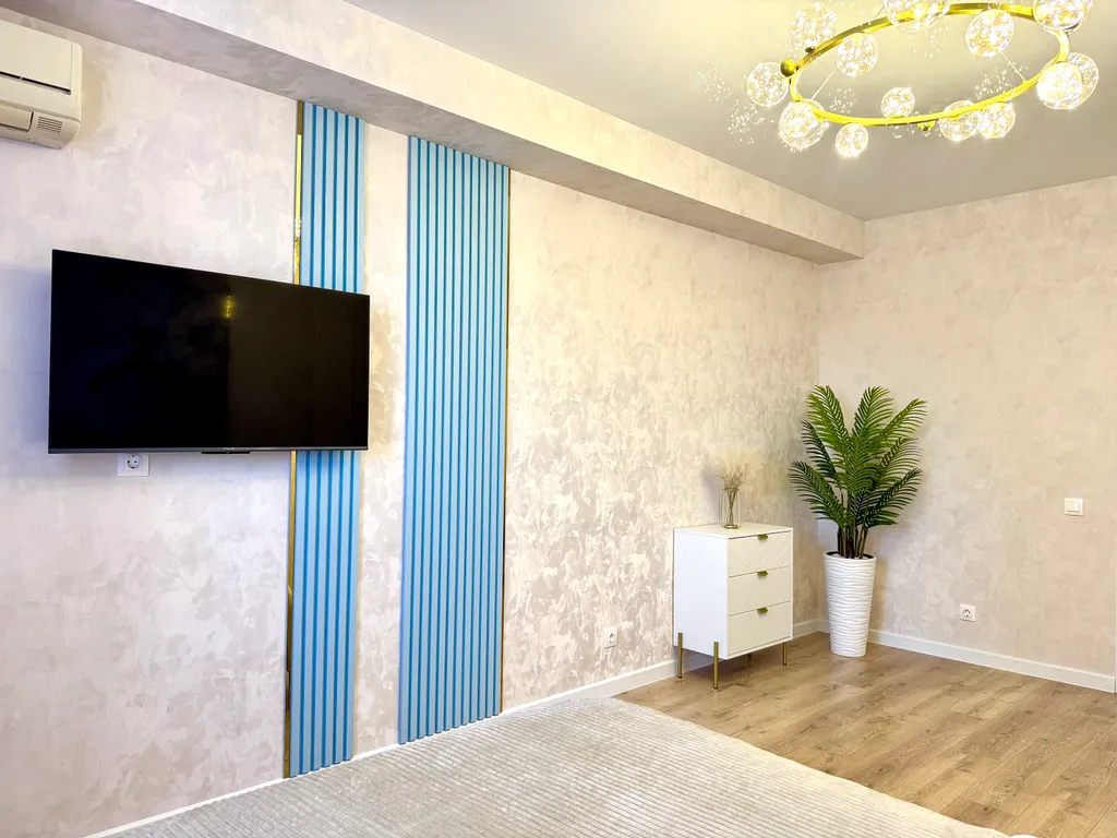 Стильная квартира с новым ремонтом в центре Индустриального района