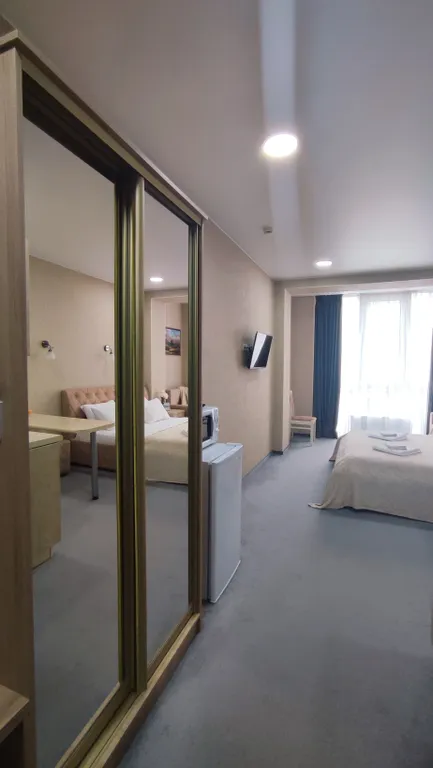 Квартира Апартаменты рядом с морем с видом на бассейн — Анапа