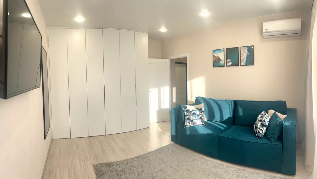 Красотка Кристина на Броско командированным и туристам города