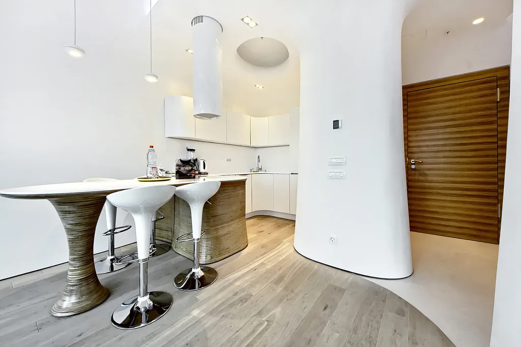 Космический апартамент с потрясающим видом на башни и город