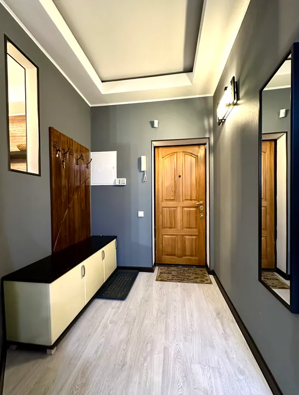 Двухкомнатная студия. Идеальная локация. Парковка во дворе.