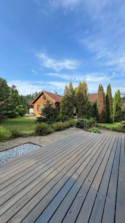 Уединённый хутор в лесу у реки с баней и камином