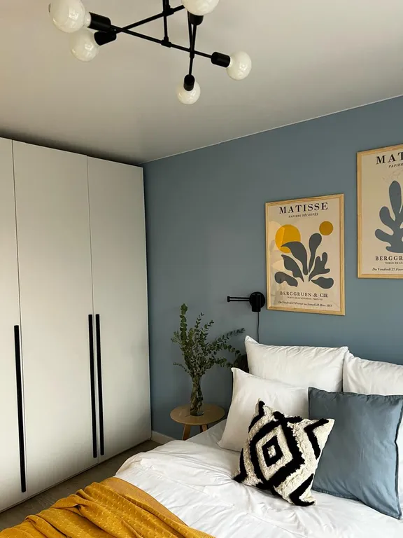 Современные апартаменты с живописным видом на канал и парк