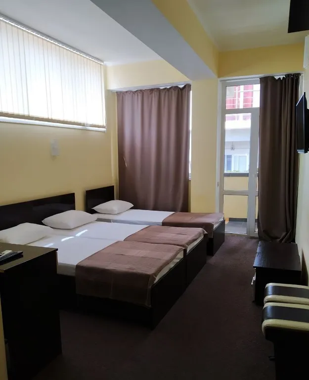 Квартира Трехместный номер с балконом — аренда посуточно в Адлер