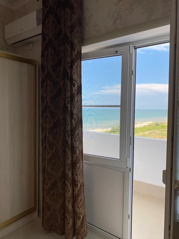 Квартира находится на берегу городского пляжа