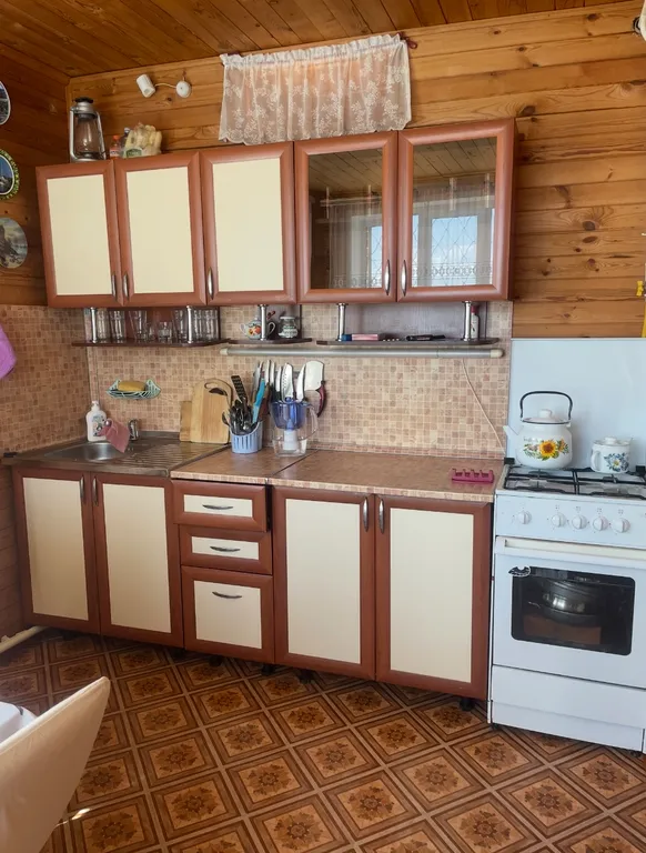 Уютный дом на берегу реки Кама