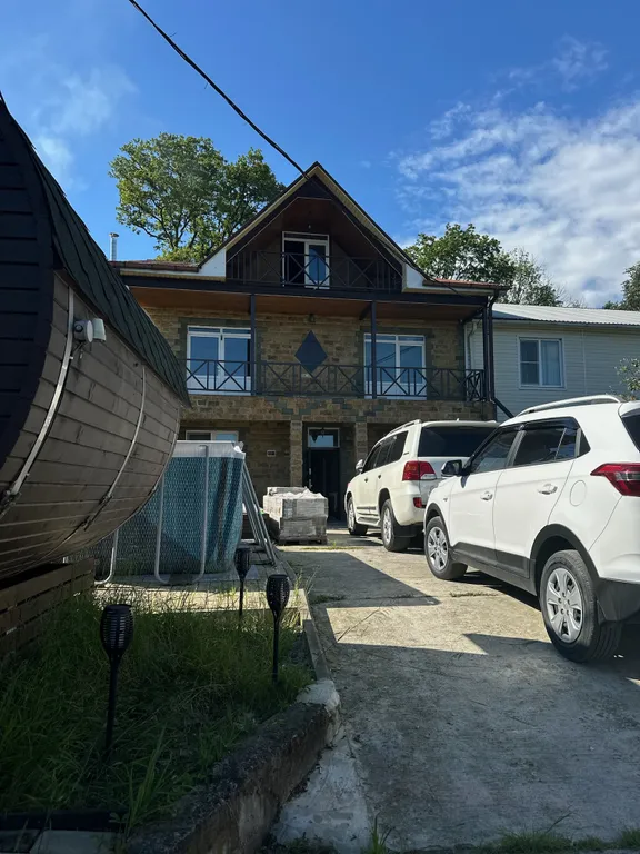 Коттедж Дом в лесу с баней и бассейном — Веселое