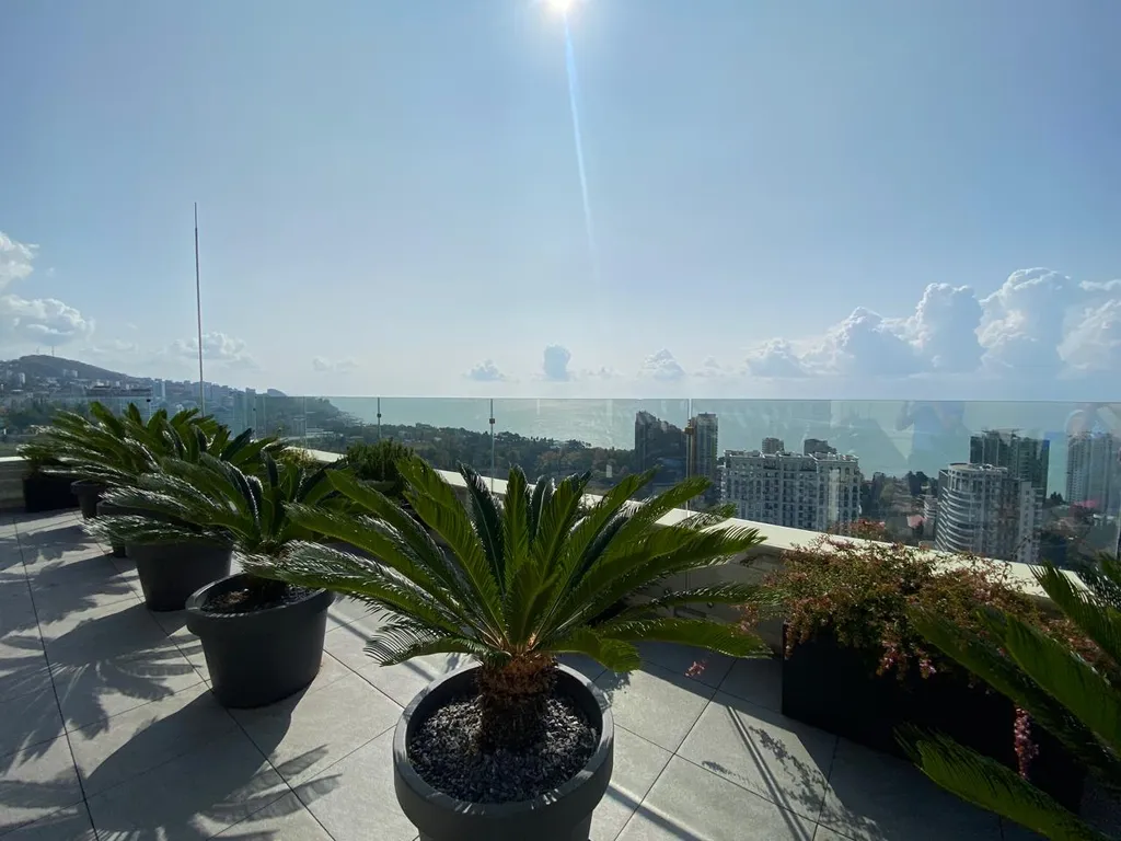 Квартира с видом на море и дизайнерским ремонтом в ЖК Метрополь