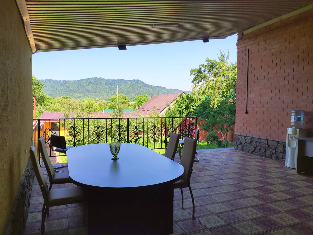 Двухэтажная дача с участком