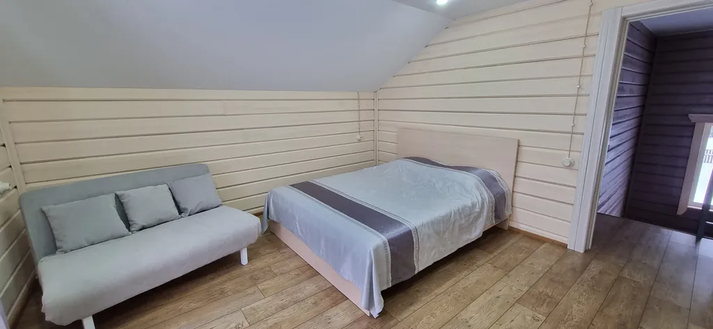 Дом по соседству с вотчиной Деда мороза