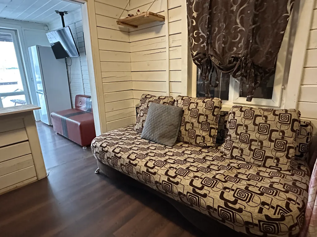 Дом у реки с баней