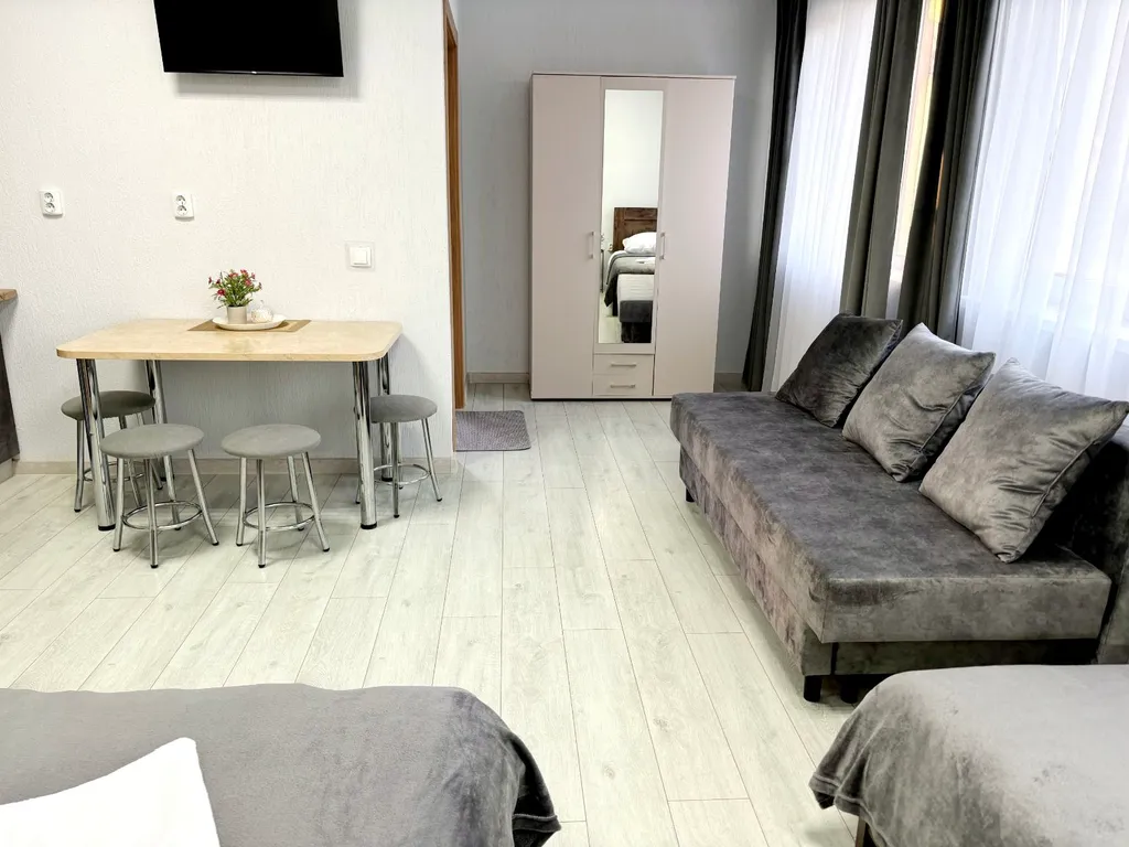 Уютные апартаменты с видом на церковь и на лес