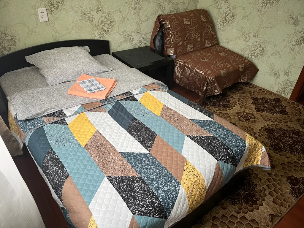 Комната со своим санузлом в апартаментах