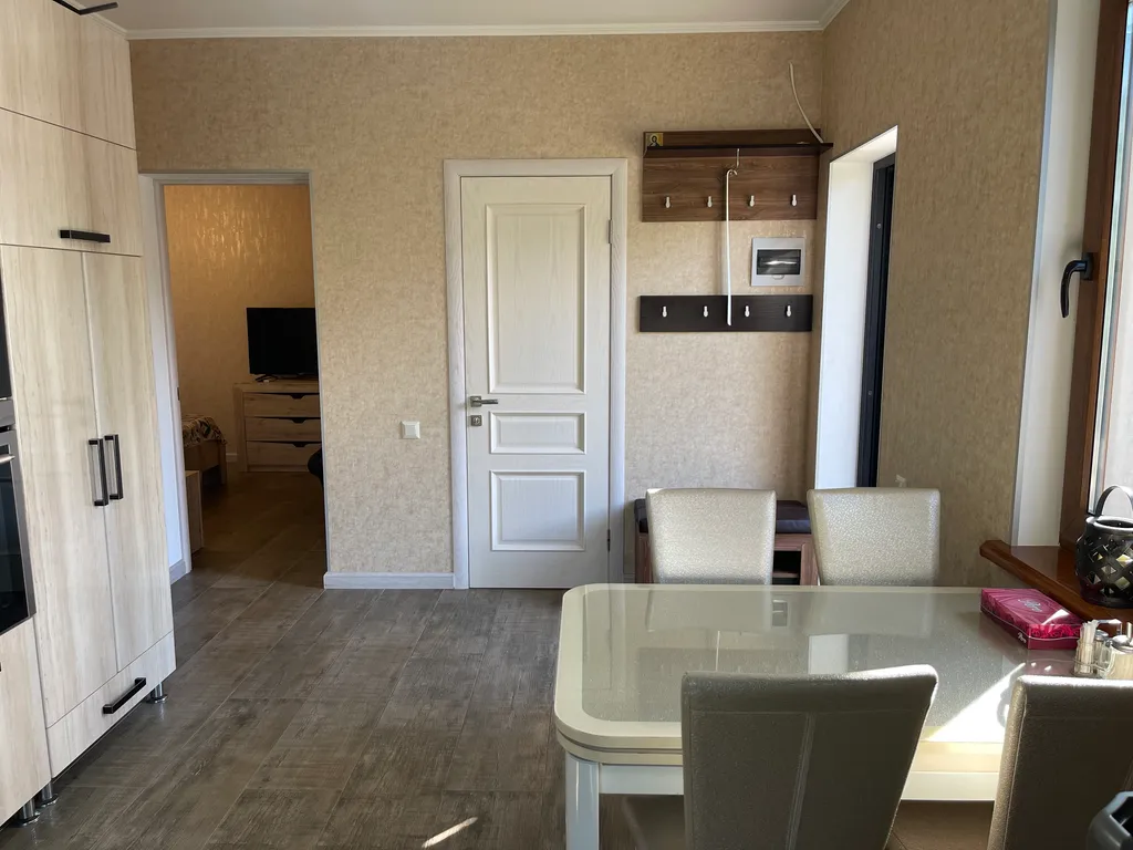 Второй этаж в трёхэтажном доме