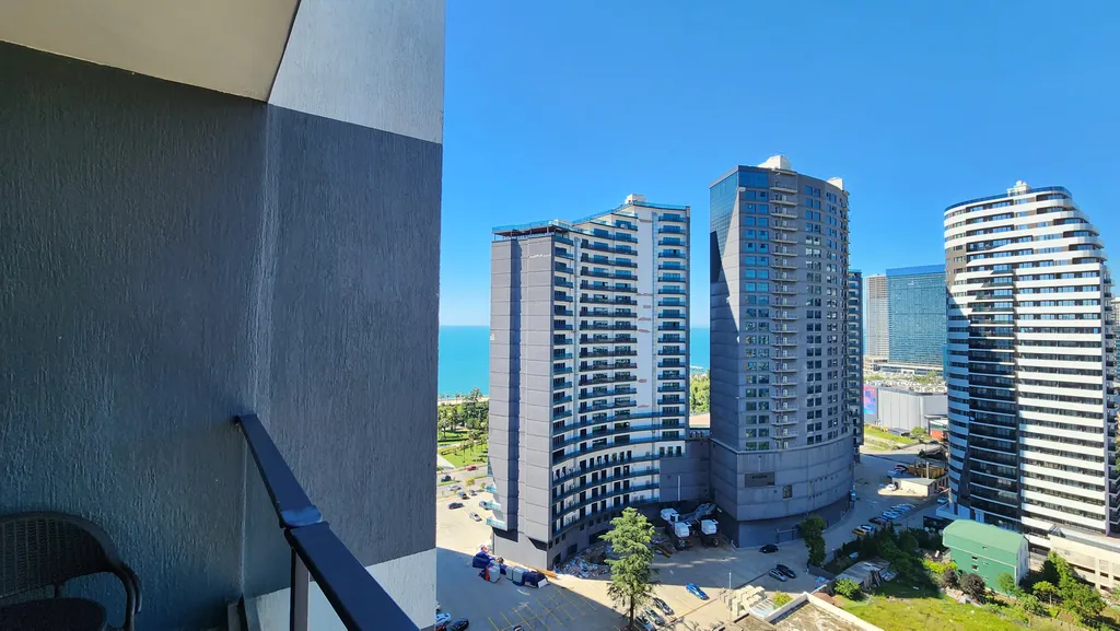 Апартамент с бассейном на берегу моря