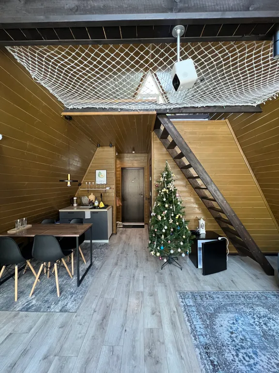 Уютный романтический домик А-фрейм