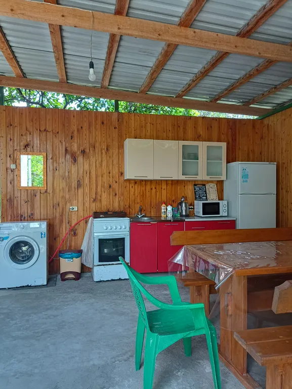 Первый этаж с отдельным входом в районе центрального рынка