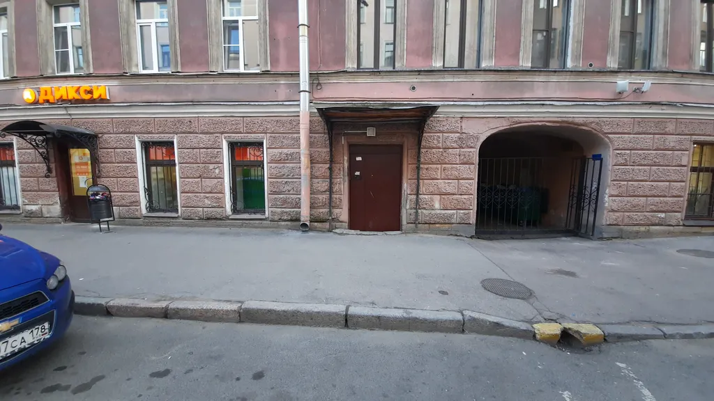 Небольшая уютная двушка в самом центре